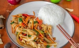 Stir- fry chicken, Vegetables, lemongrass on rice (GF)
